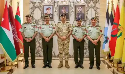 اللواء الحراسيس يقلّد عددا من الباشوات