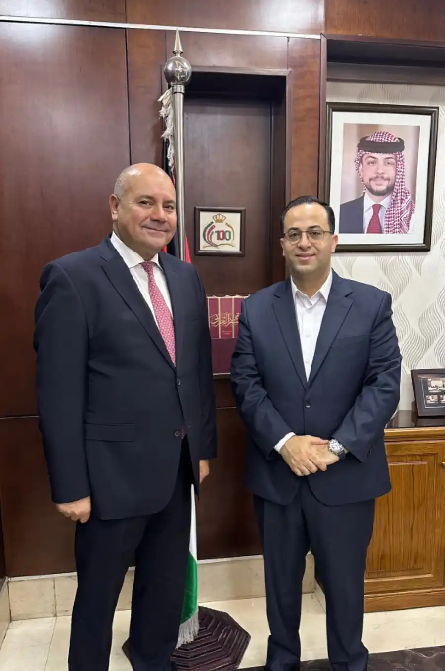 مدار الساعة,أخبار الأحزاب الأردنية,وزير الشؤون السياسية والبرلمانية,عبد المنعم العودات,الملك عبدالله الثاني