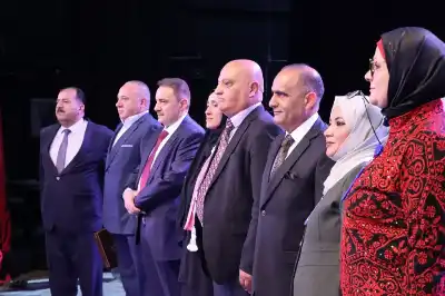 التربية تكرم أوائل الثانوية العامة في