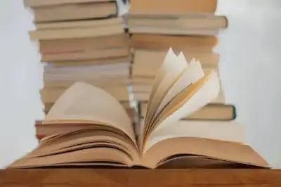عودة هادئة للورق.. كيف يقاوم الكتاب