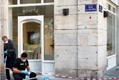 السطو الخاطف في المربع الذهبي: لصوص