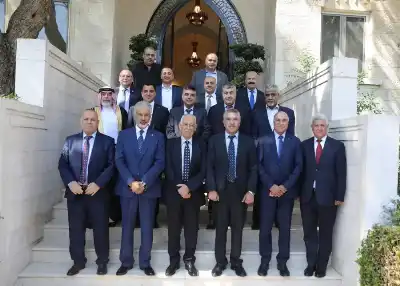 العيسوي يلتقي وفدا من أبناء محافظة