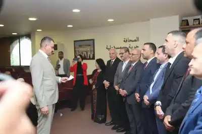 الصحفي الخشمان يبارك للزميل العساف حصوله