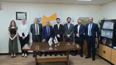 عبيدات يوقع مذكرة تفاهم لاستكشاف حلول