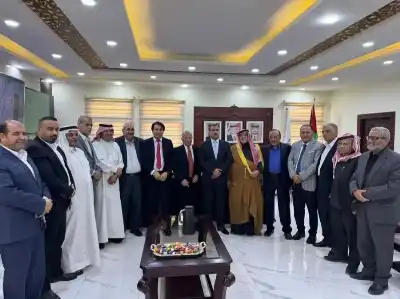 عشيرة الزيود تهنئ المحافظ الزهير