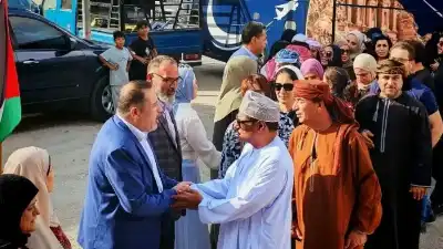 150 شخصية عربية يزورون مناطق سياحية