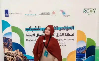 خرّيجة من عمان الأهلية تشارك بالوفد