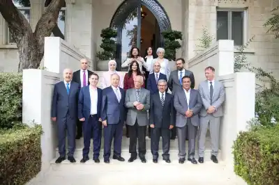 العيسوي يستقبل الفريق الطبي الذي أعاد