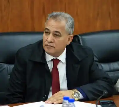 الهميسات يطلب السيرة الذاتية للمدير التنفيذي