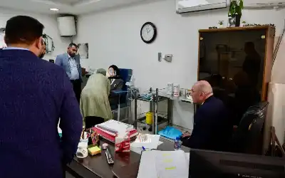 فيصل الفايز يتخلى عن البروتوكول ويترك