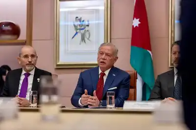 الملك يلتقي رئيس الوزراء الأسترالي ألبانيزي