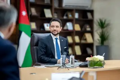 ولي العهد يزور وزارة العدل ويؤكد