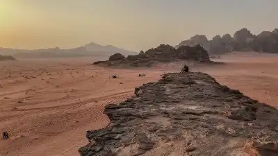 عدّاؤون يستعدون لعبور وادي رم في