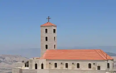قرع أجراس الكنائس في الأردن وفلسطين