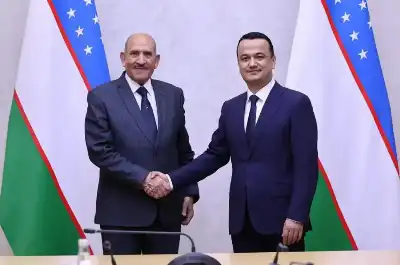 الذنيبات يلتقي وزير الاستثمار والصناعة والتجارة