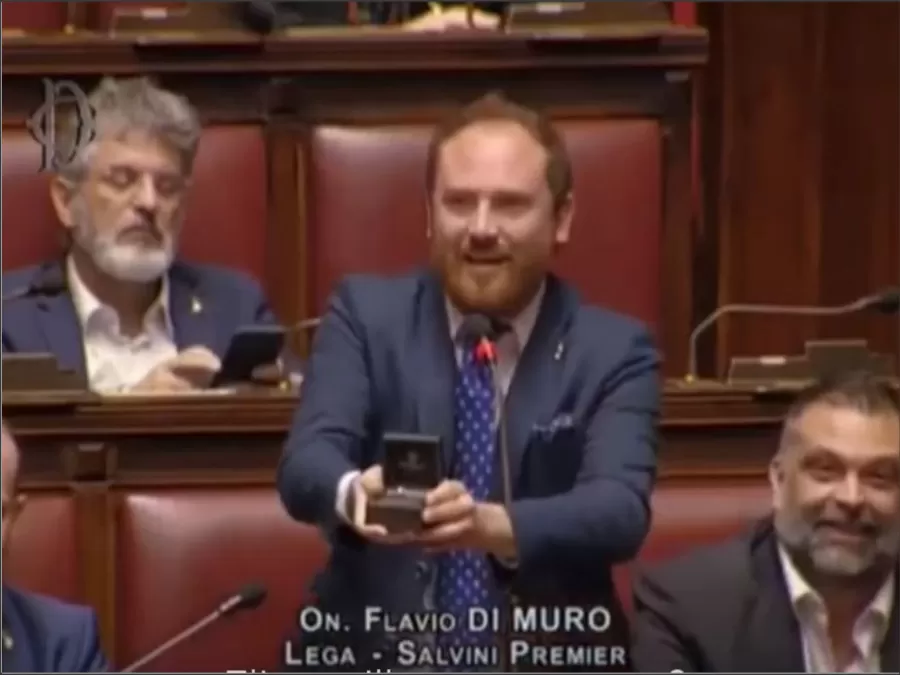 مدار الساعة,أخبار خفيفة ومنوعة,مجلس النواب