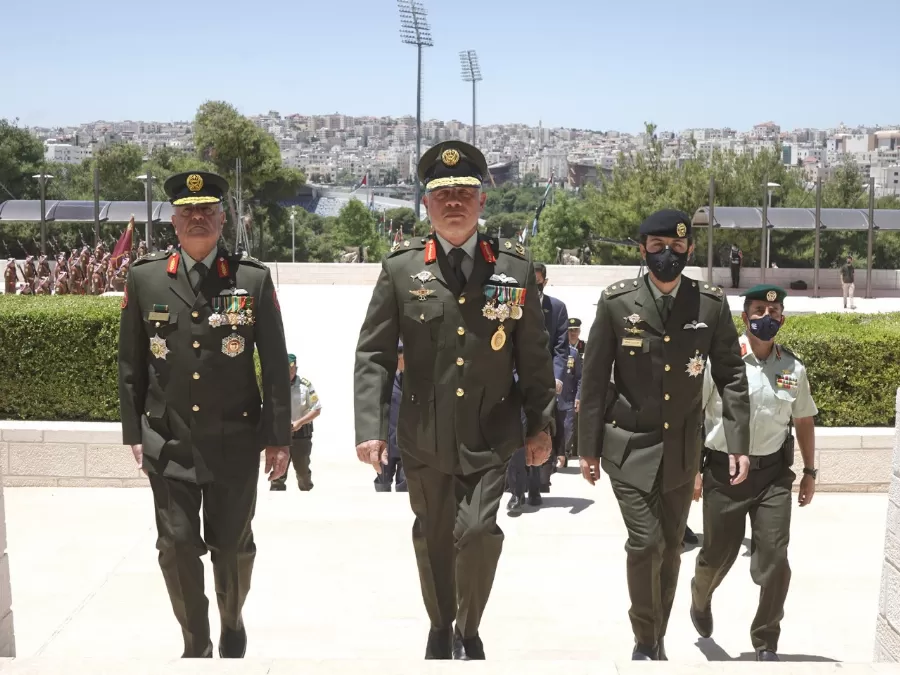 مدار الساعة,مقالات