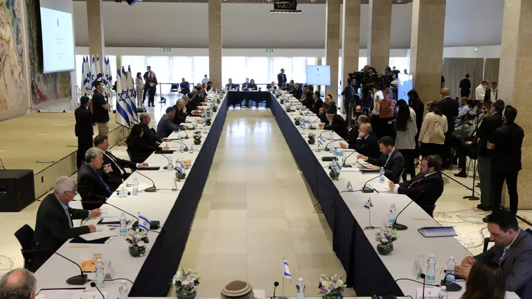 مدار الساعة,أخبار عربية ودولية,وزير الدفاع,وزير الصحة,كورونا