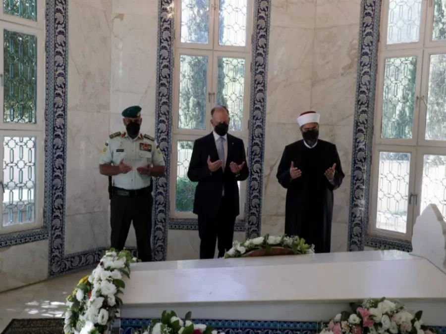 مدار الساعة,أخبار الأردن,اخبار الاردن,طلال بن عبدالله,الأمير فيصل بن الحسين,رئيس الوزراء,مفتي عام المملكة,هيئة الأركان المشتركة,الديوان الملكي الهاشمي,مجلس الأعيان,مجلس النواب,أمانة عمان الكبرى,الأمن العام,الهيئة المستقلة للانتخاب,القوات المسلحة,الدفاع المدني,قوات الدرك,المجلس القضائي,المحكمة الدستورية