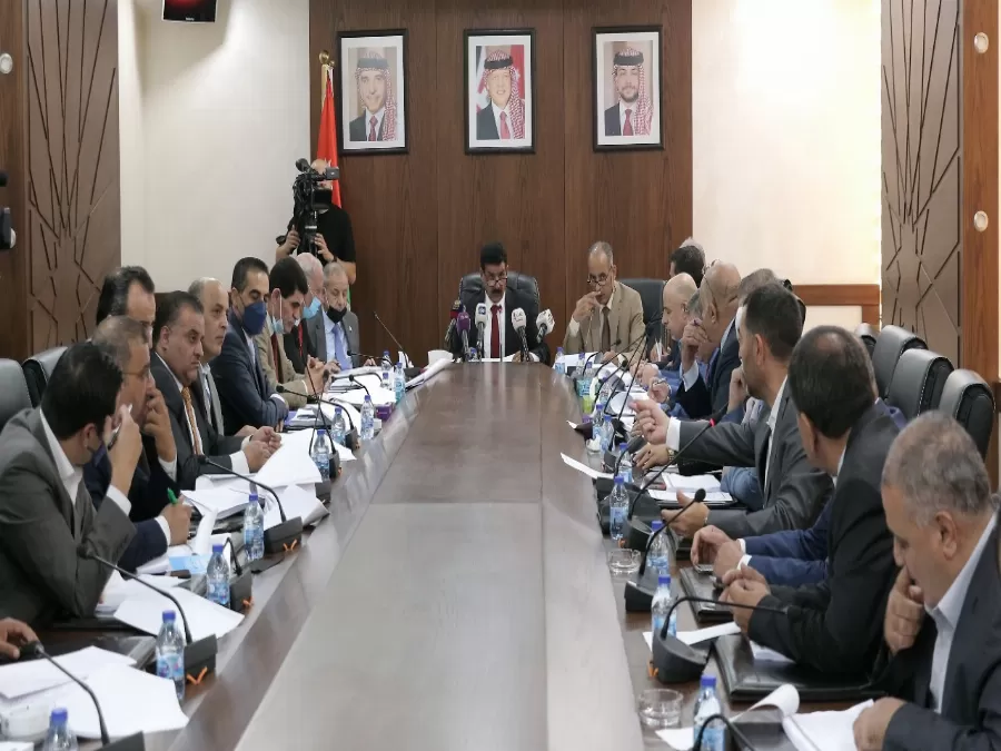 مدار الساعة,أخبار مجلس النواب الأردني,نائب رئيس الوزراء,وزير الإدارة المحلية,وزير الدولة للشؤون القانونية,رئيس الوزراء,وزارة الإدارة المحلية