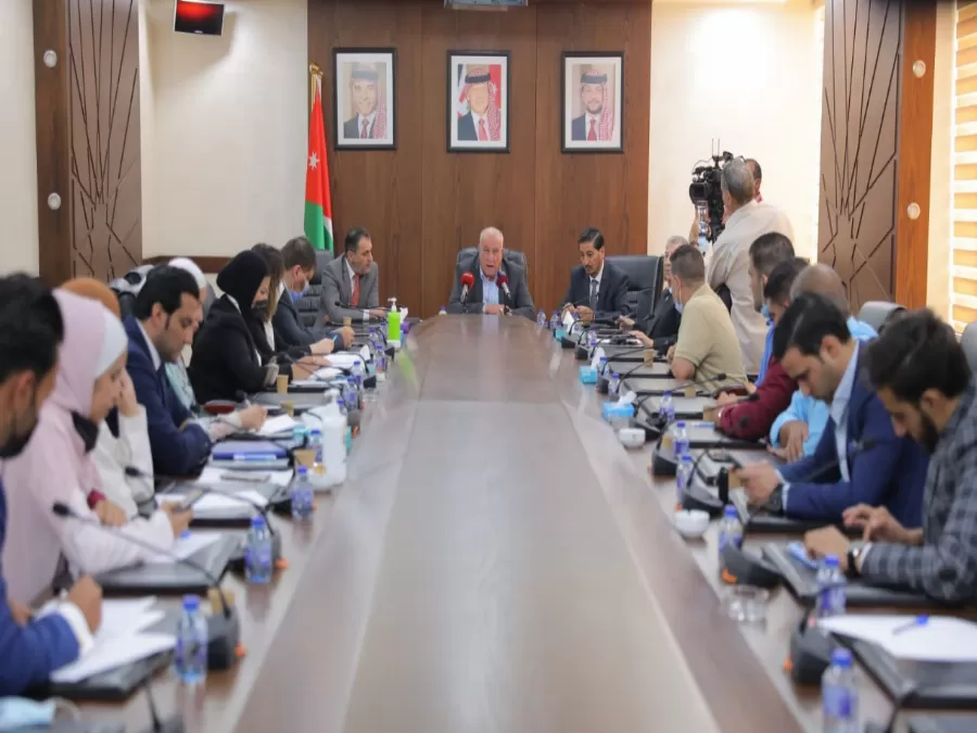 مدار الساعة,أخبار مجلس النواب الأردني,وزير التربية والتعليم,عبد المنعم العودات,الملك عبدالله الثاني,مجلس النواب,الجامعة الأردنية