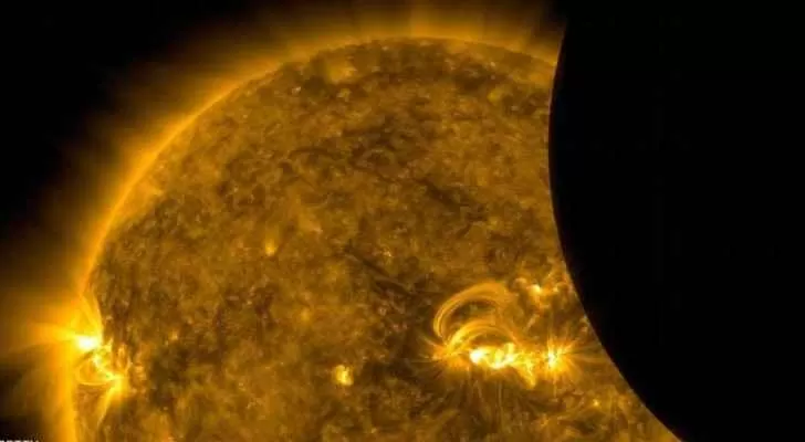 مدار الساعة,أخبار خفيفة ومنوعة