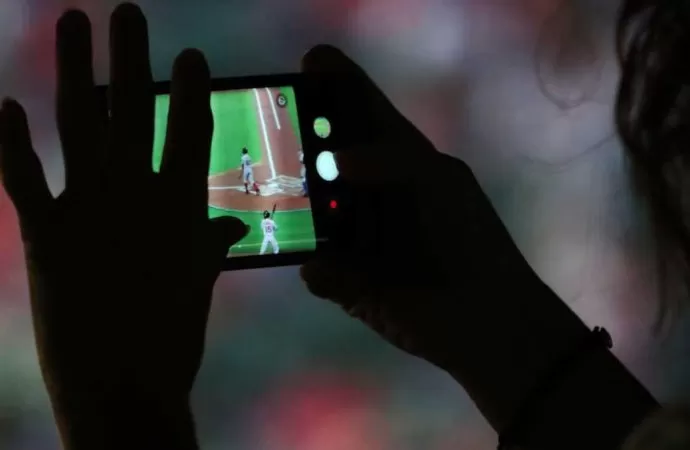 مدار الساعة,أخبار خفيفة ومنوعة