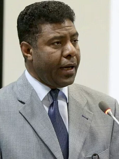 مدار الساعة,مقالات