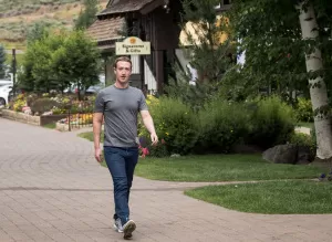 مدار الساعة,أخبار خفيفة ومنوعة,وسائل التواصل الاجتماعي