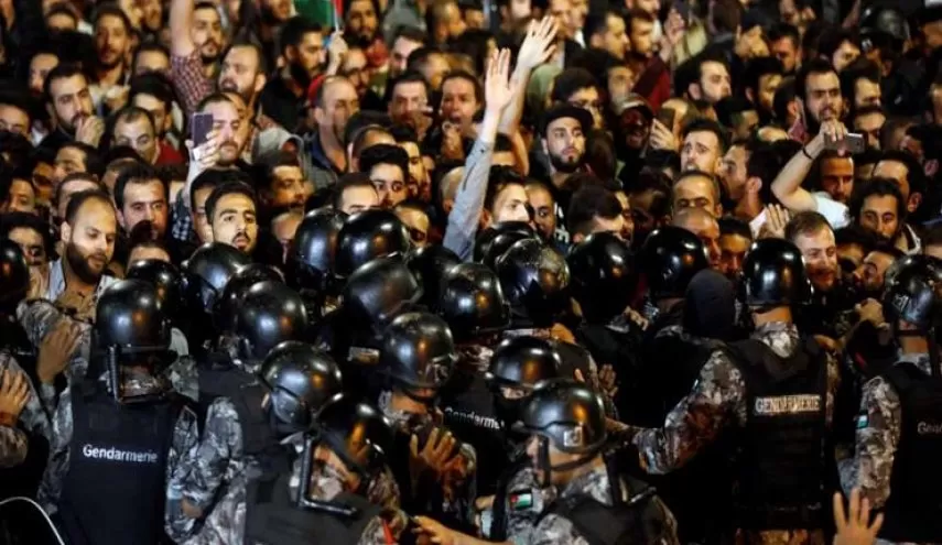 مدار الساعة,مقالات