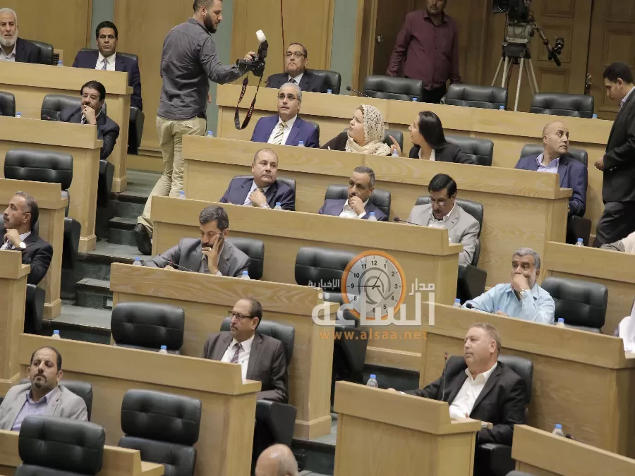 مدار الساعة,أخبار مجلس النواب الأردني,عبد المنعم العودات,رئيس الوزراء,وزارة الصناعة والتجارة,مجلس النواب,وزارة الصناعة,ديوان التشريع,الضمان الاجتماعي,الملكية الأردنية,ديوان المحاسبة,القوات المسلحة,الهيئة المستقلة للانتخاب,مكافحة الفساد,البنك المركزي,مواقع التواصل الاجتماعي