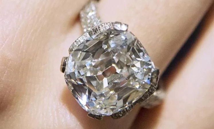 مدار الساعة,أخبار خفيفة ومنوعة