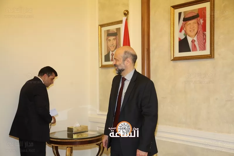 مدار الساعة,مقالات