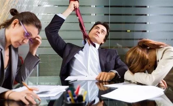 مدار الساعة,أخبار خفيفة ومنوعة