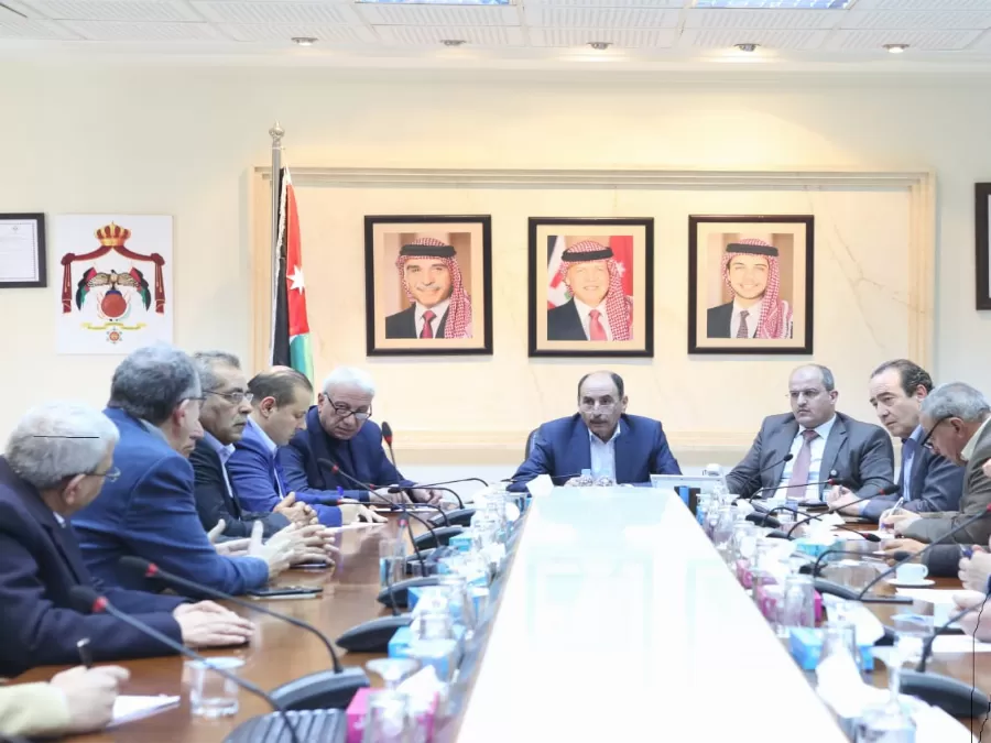 مدار الساعة,أخبار المجتمع الأردني,وزير الأشغال العامة والإسكان,دائرة العطاءات الحكومية