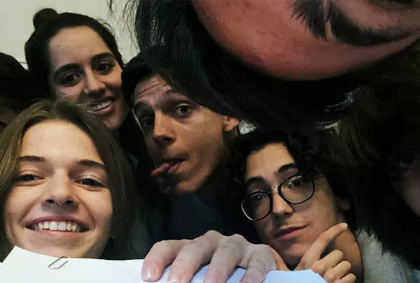 مدار الساعة,مقالات