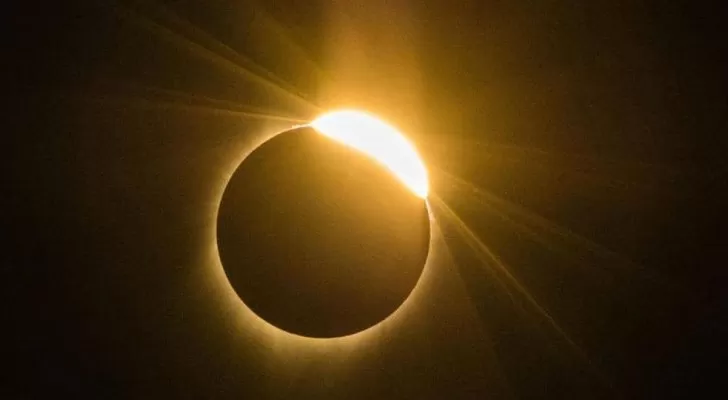 مدار الساعة,أخبار خفيفة ومنوعة